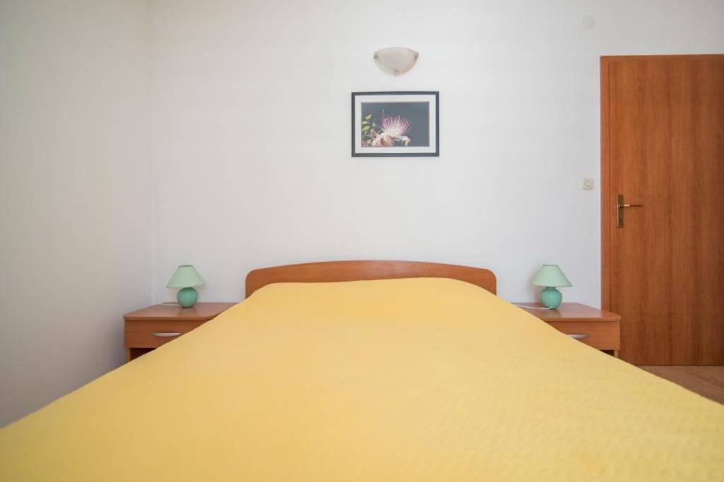 Apartments Batinic Supetar Exterior foto