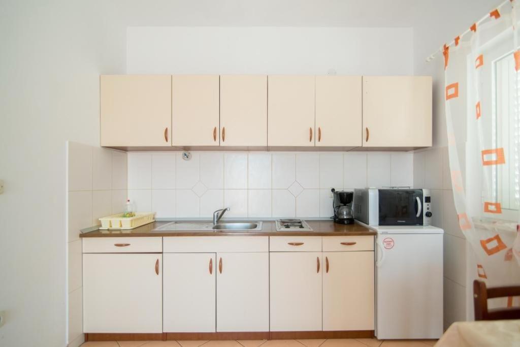 Apartments Batinic Supetar Exterior foto