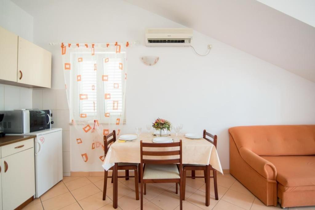 Apartments Batinic Supetar Exterior foto