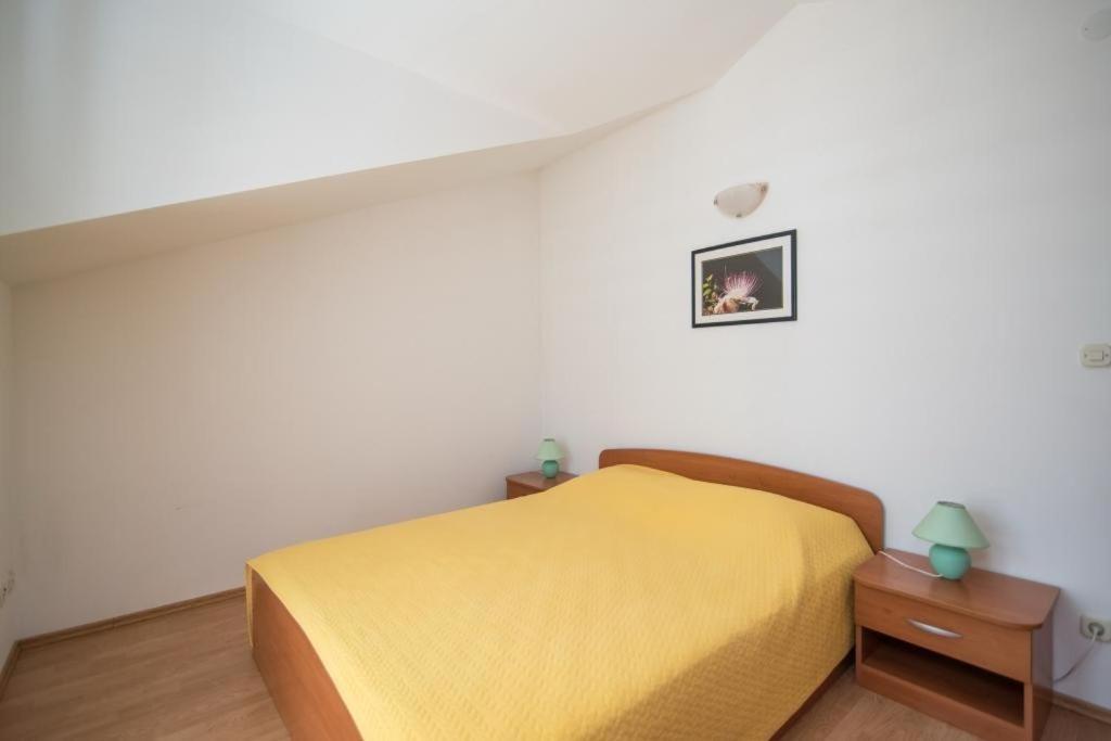 Apartments Batinic Supetar Exterior foto